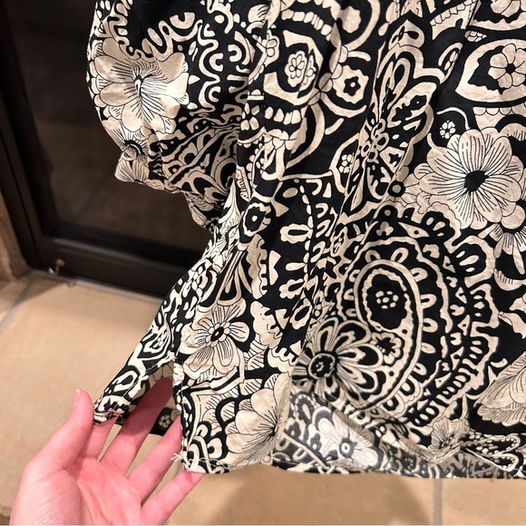 Umgee Floral Black and Cream Women's Blouse Top Size L - Picture 5 of 7